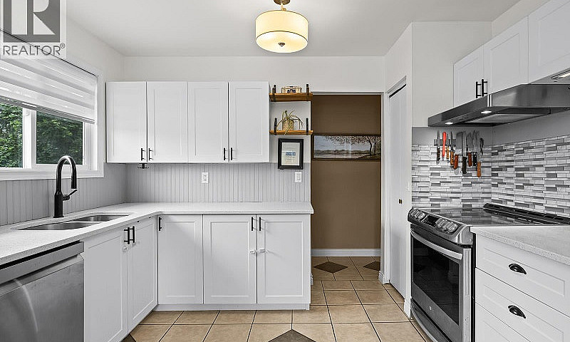 2447 Margaret Road W...