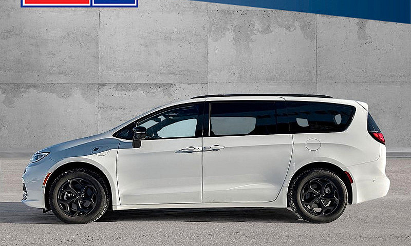 2024 Chrysler Pacifi...