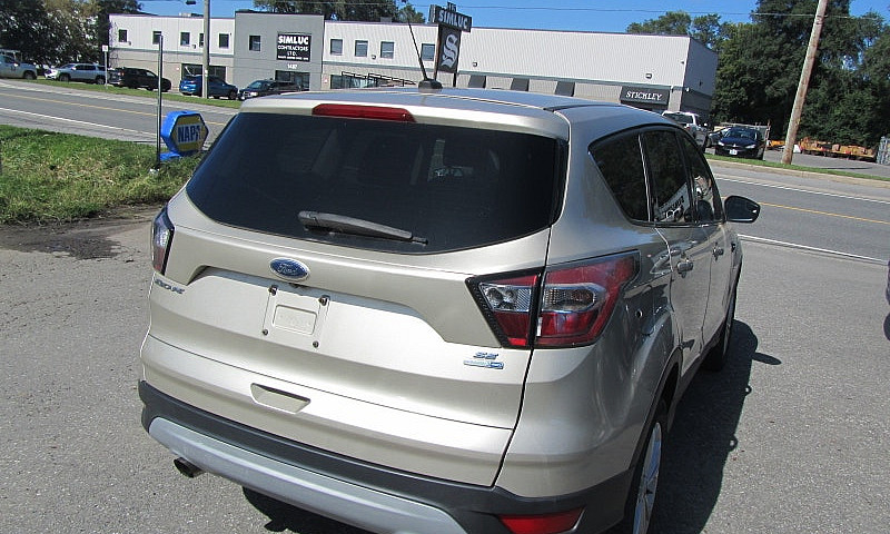 2017 Ford Escape Awd...