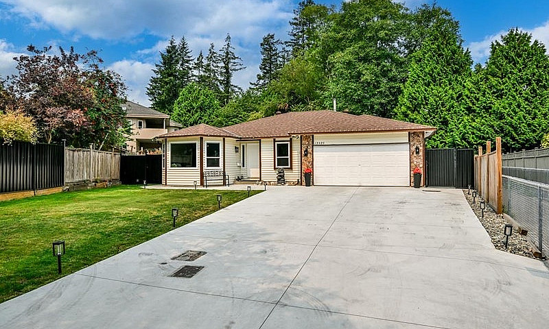 12925 65 Avenue Surr...
