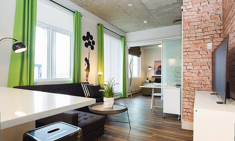 Unique 2 Bed/2Bath L...