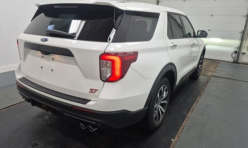 2022 Ford Explorer S...