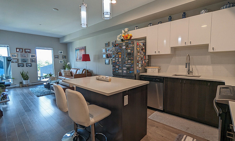 Modern 1Bdr Condo At...