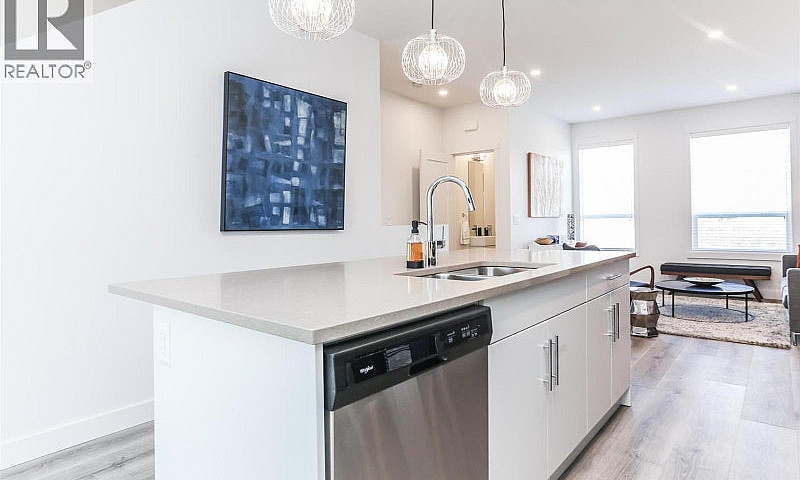 610 Academy Way Unit...