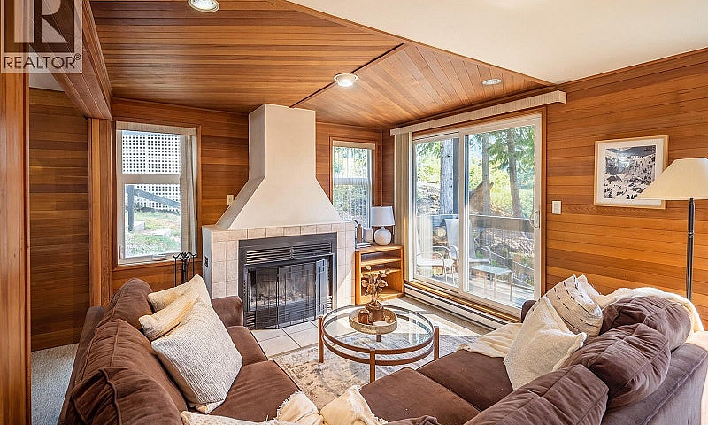 15 2400 Cavendish Wa...