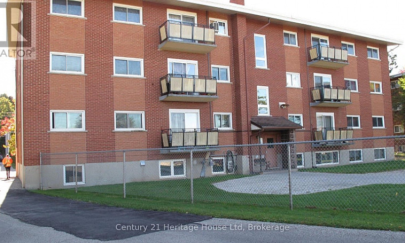 #9 - 16 Brant Avenue...