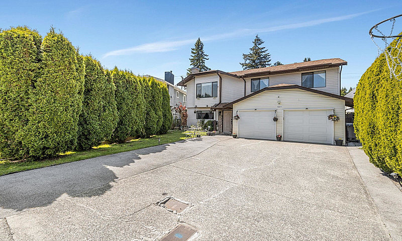 13211 66A Avenue Sur...
