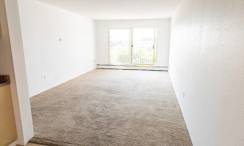 Esquimalt  Apartment...