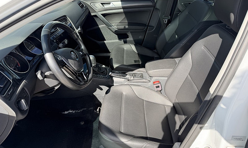 2018 Volkswagen Golf...