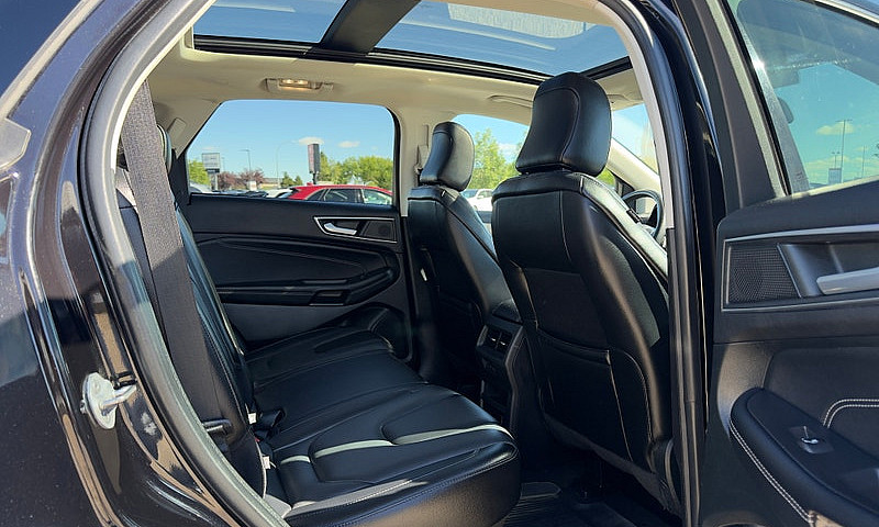 2022 Ford Edge Titan...