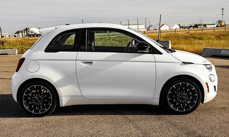 2025 Fiat 500E (Red)...
