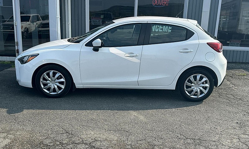2020 Toyota Yaris Ha...