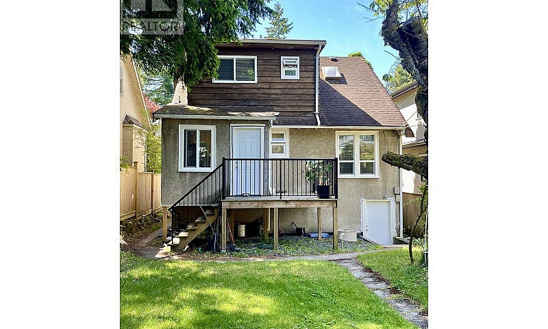 3941 W 33 Avenue Van...