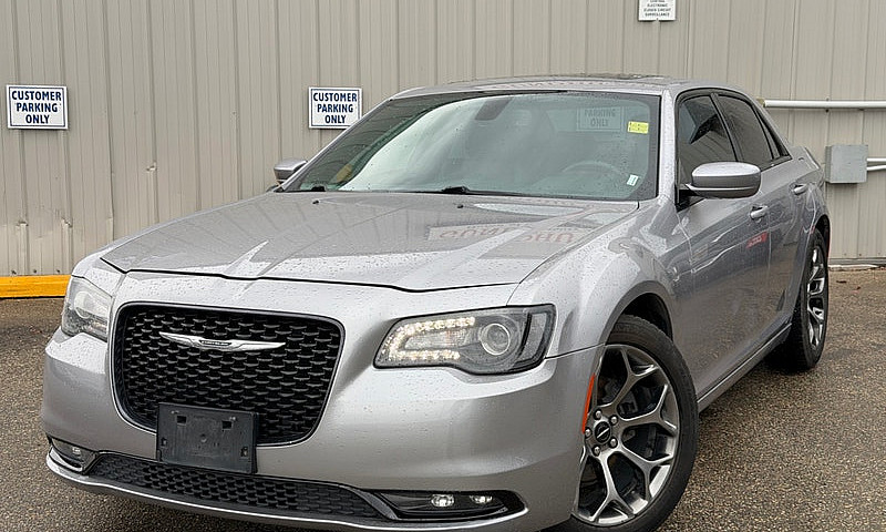 2017 Chrysler 300 4D...