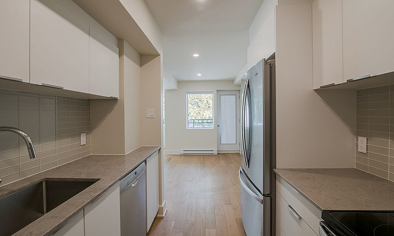 Fully Renovated 2-Be...