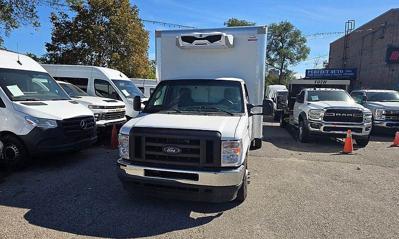 2023 Ford E-Series C...