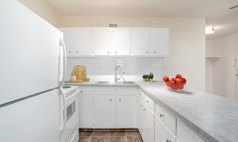 2 Bedroom - 10711 Sa...