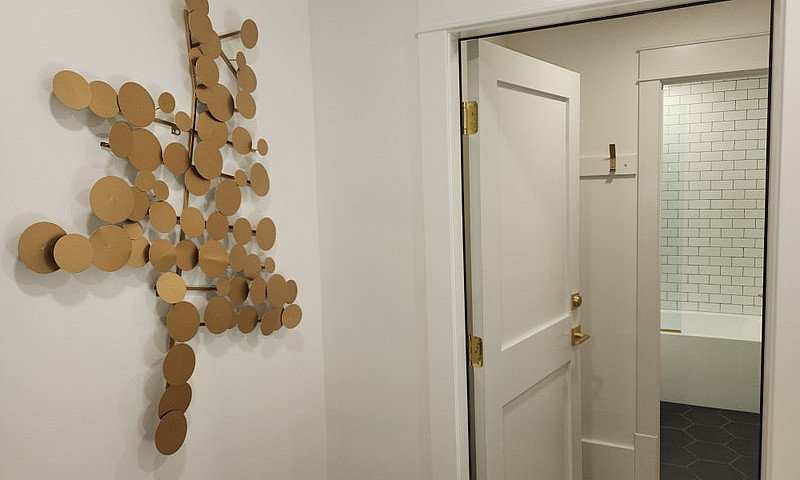 One Bedroom Suite Fo...