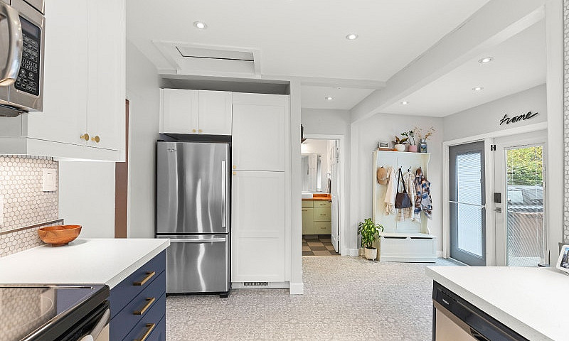 Charming 2Bdrm Bunga...