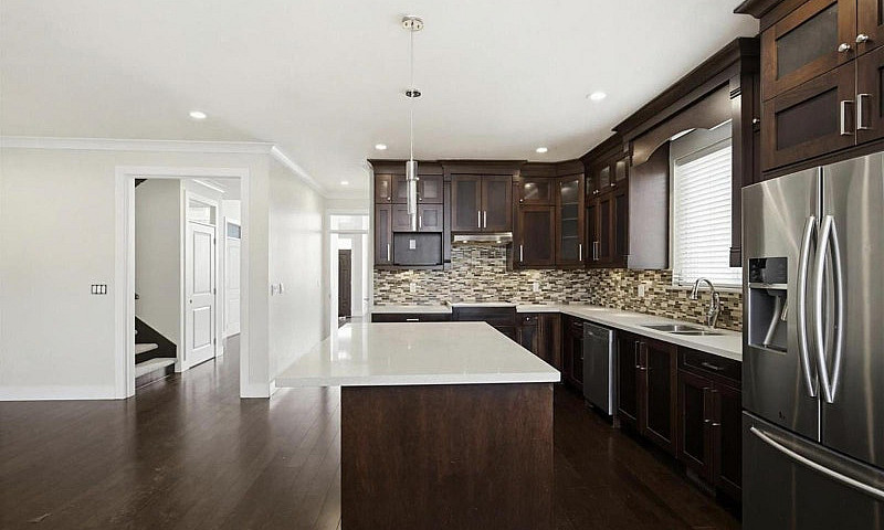 32141 Hillcrest Aven...