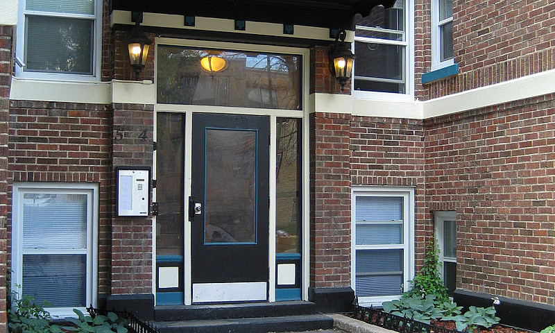 54 Young - 1 Br - Av...