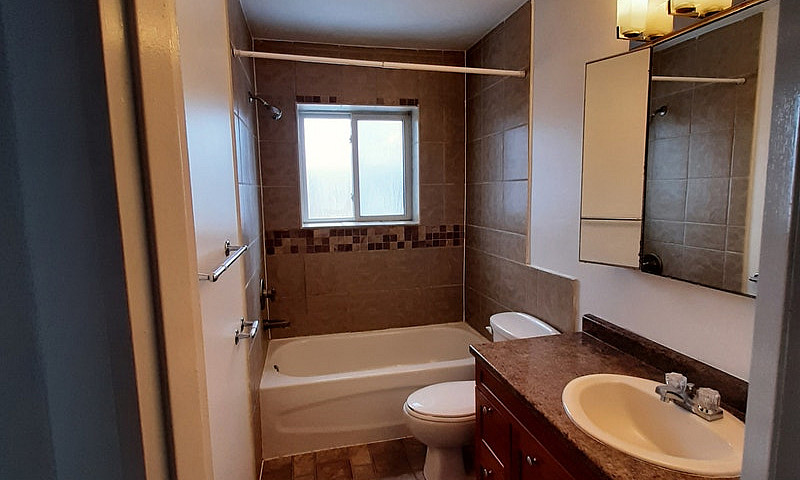 Large 2 Bedroom Apt....