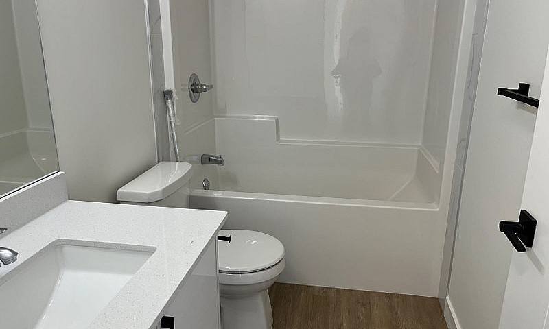 2 Bed 1 Bath Unit In...