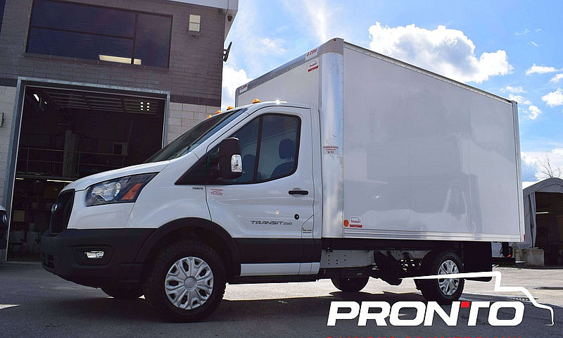 2023 Ford Transit T-...