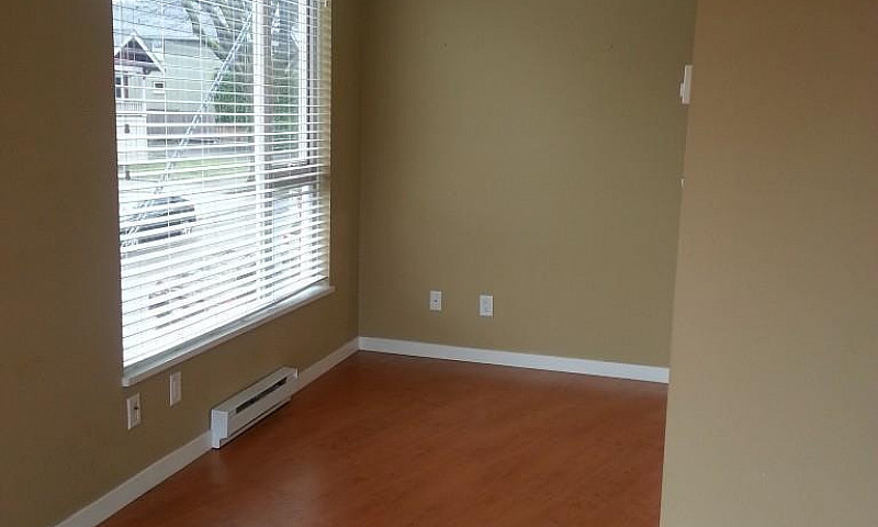 209 3089 Oak Street ...