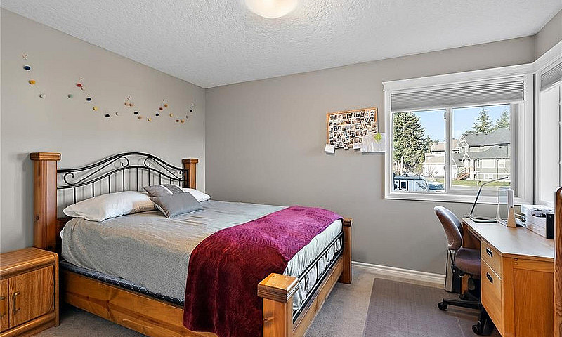 Stunning, 4 Bedroom,...