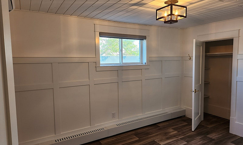 One Bedroom Suite Fo...
