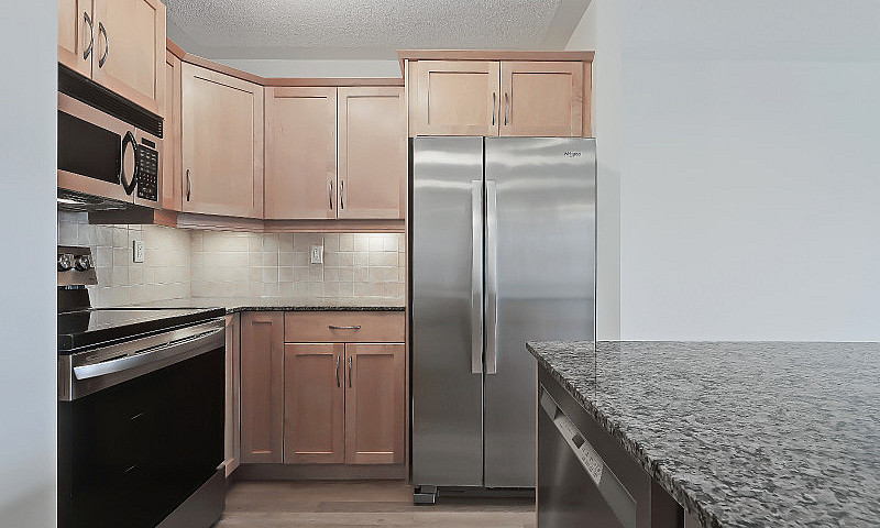 Top Floor Unit | Und...