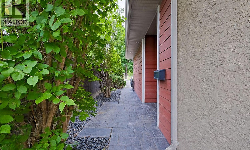 755 Birch Avenue Kel...