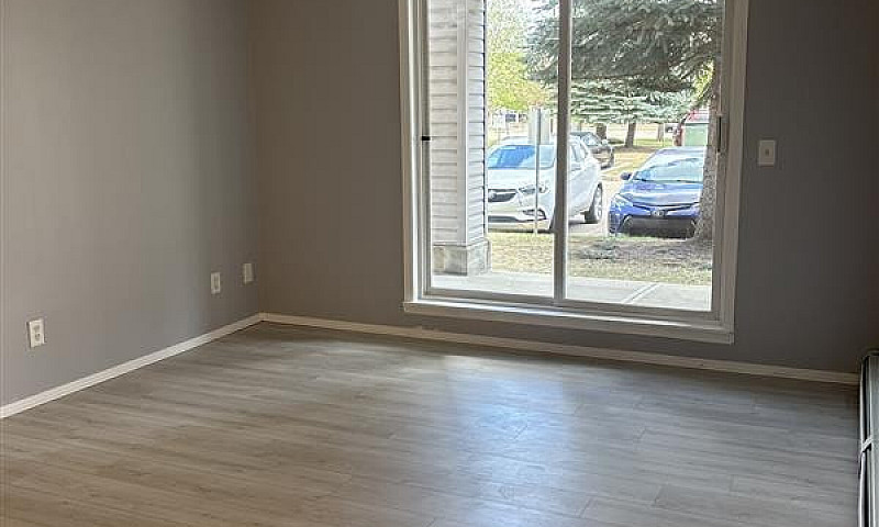 Stunning 2 Bedroom, ...