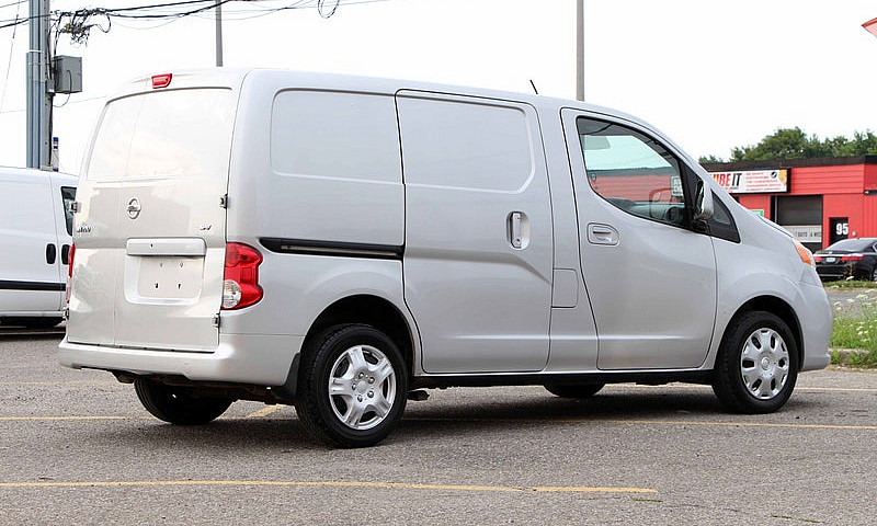 2013 Nissan Nv200 Sv...