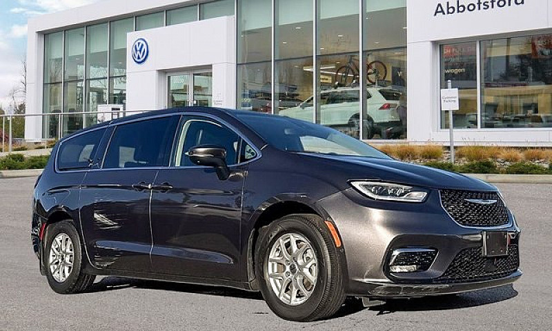 2023 Chrysler Pacifi...