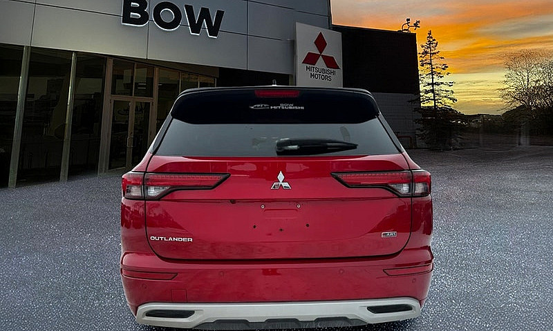 2023 Mitsubishi Outl...