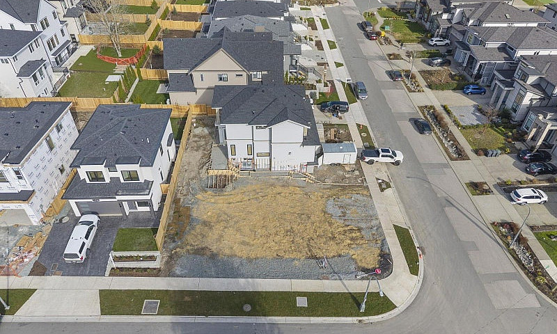 6907 205 Street Lang...