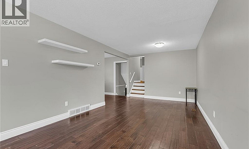 16 Glebe Court Hamil...