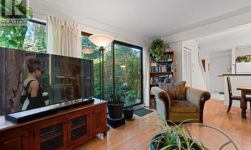 31 460 W 16Th Avenue...