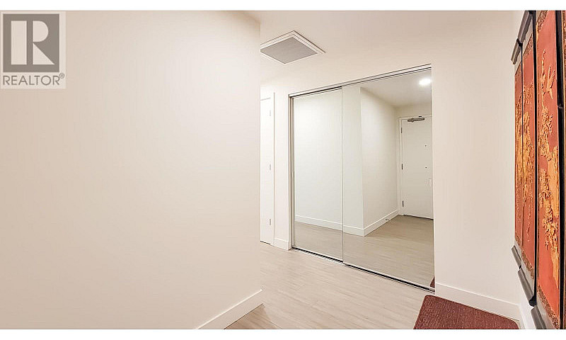 671 438 W King Edwar...