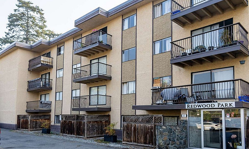 Gorge Apartments - 1...