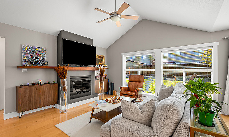 Just Listed! 3 Bedro...