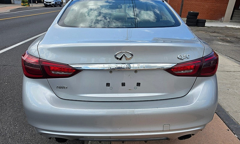 2018 Infiniti Q50 3....