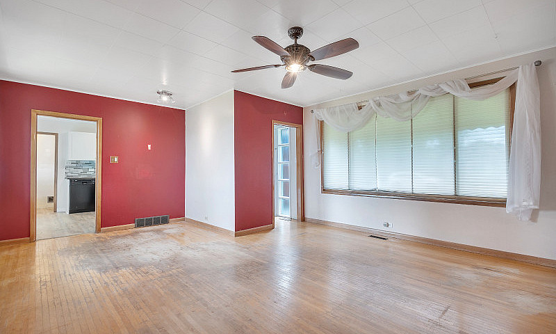 Bungalow On Huge Lot...