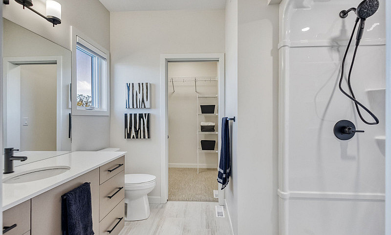 Stunning 1297Sqft 2B...