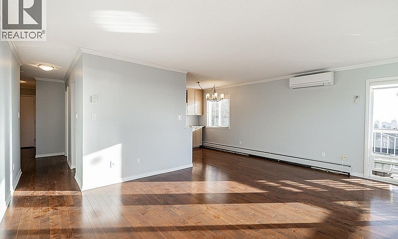 318 3080 Lonsdale Av...