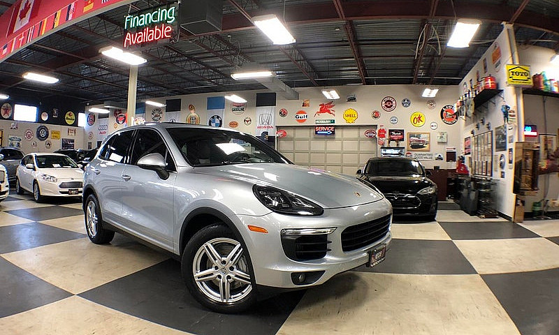 2017 Porsche Cayenne...