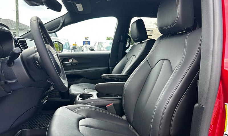 2025 Chrysler Grand ...