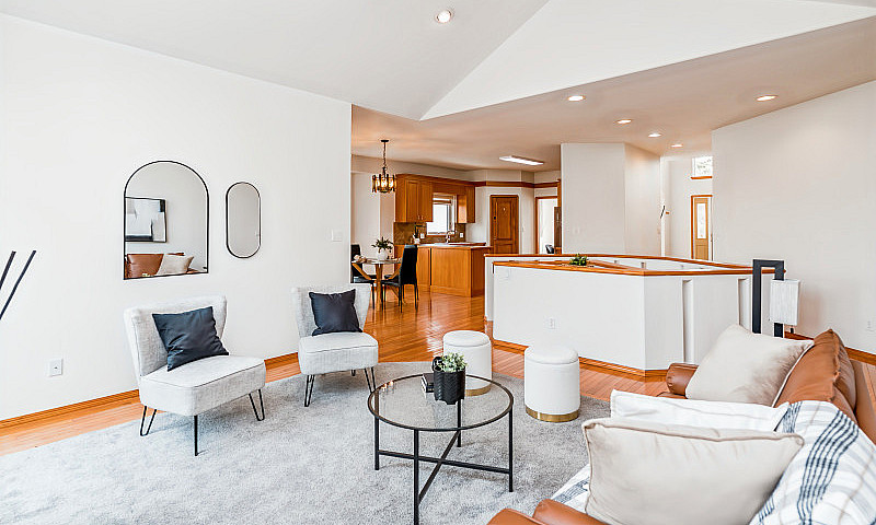 House For Sale 33 Br...